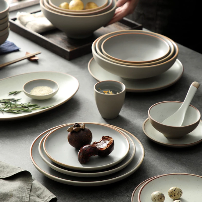 The 32 pieces Crockery Set
