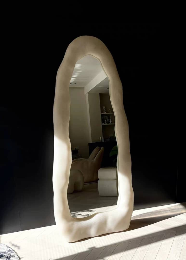 Maira Mirror