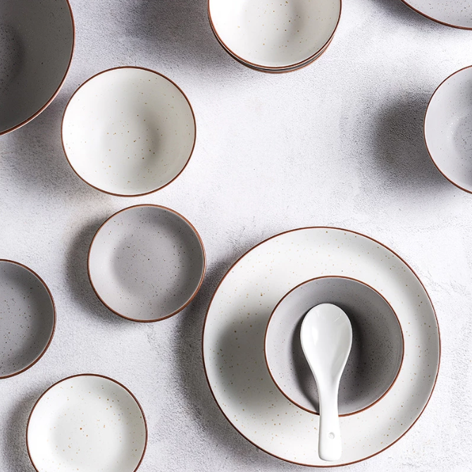 The 32 pieces Crockery Set