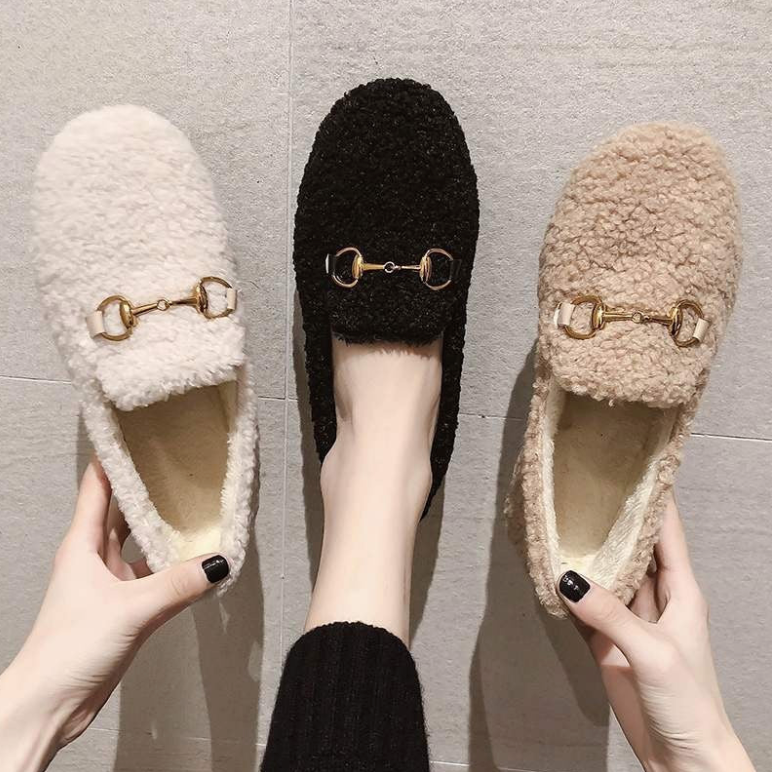 The Beige Ares Slippers