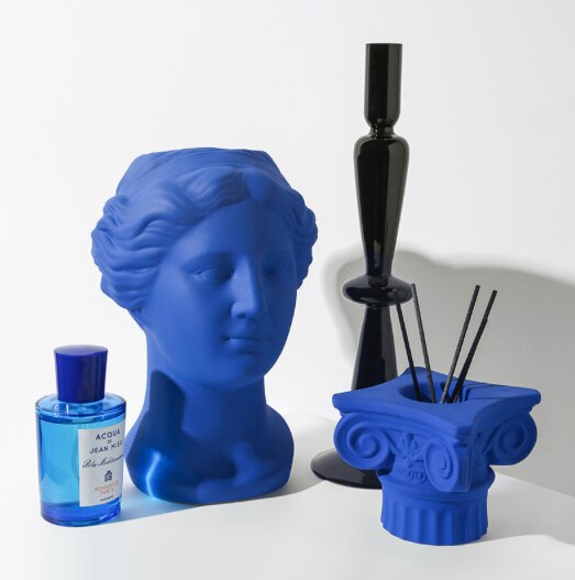 The blue bust