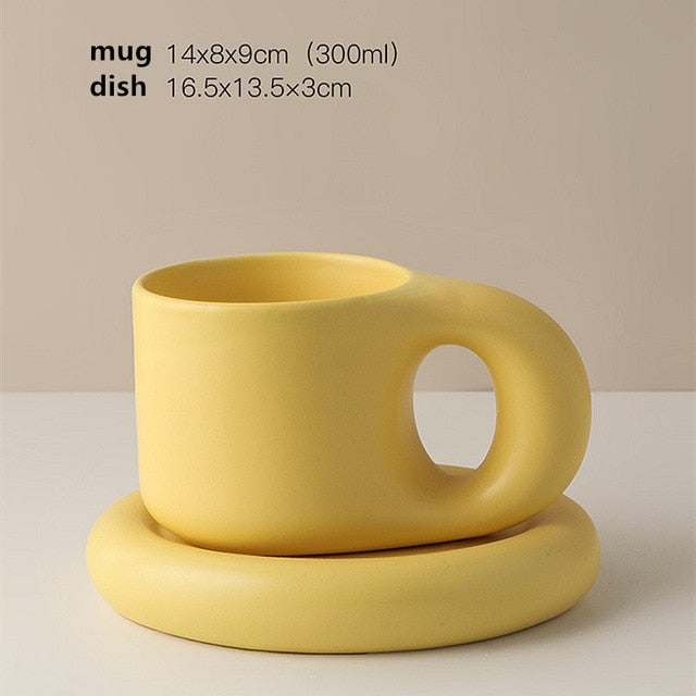 The Minimal Cup and Dish Set